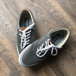 Men sperry’s size 9